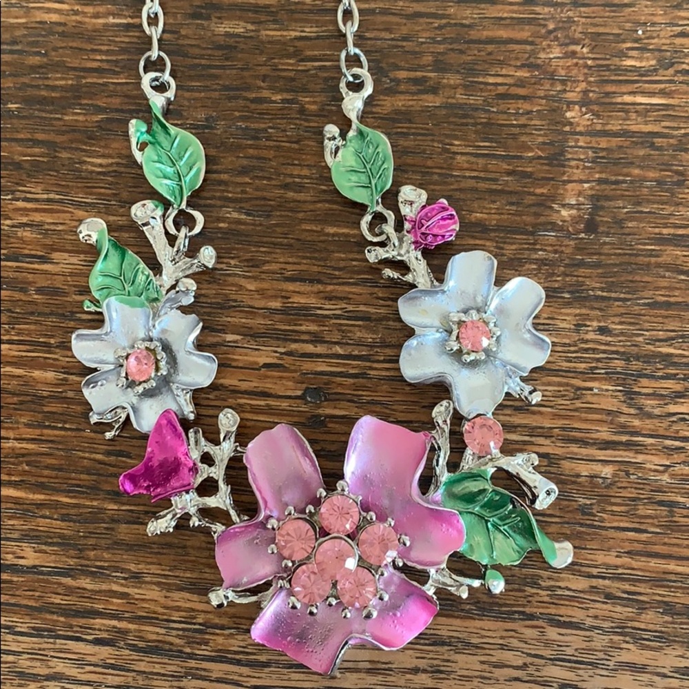Floral necklace